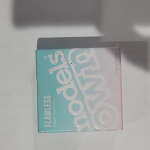 Models Own Flawless Creme Concealer, Sand 05